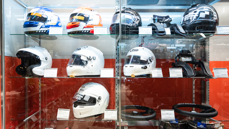 Illustration for article titled A Look Inside Autobacs: Japan's Fascinating Auto Parts Megastore
